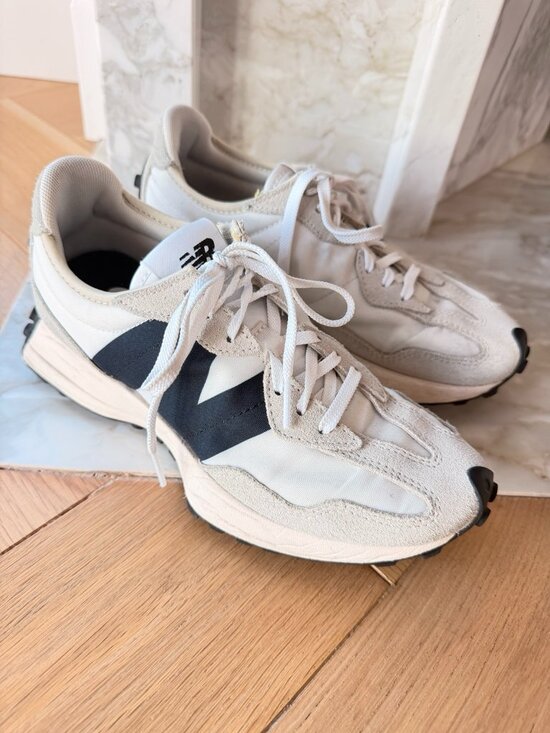 New Balance Shoes - New Balance 327 Sneakers | Women’s Size 7 | Cream & Black
